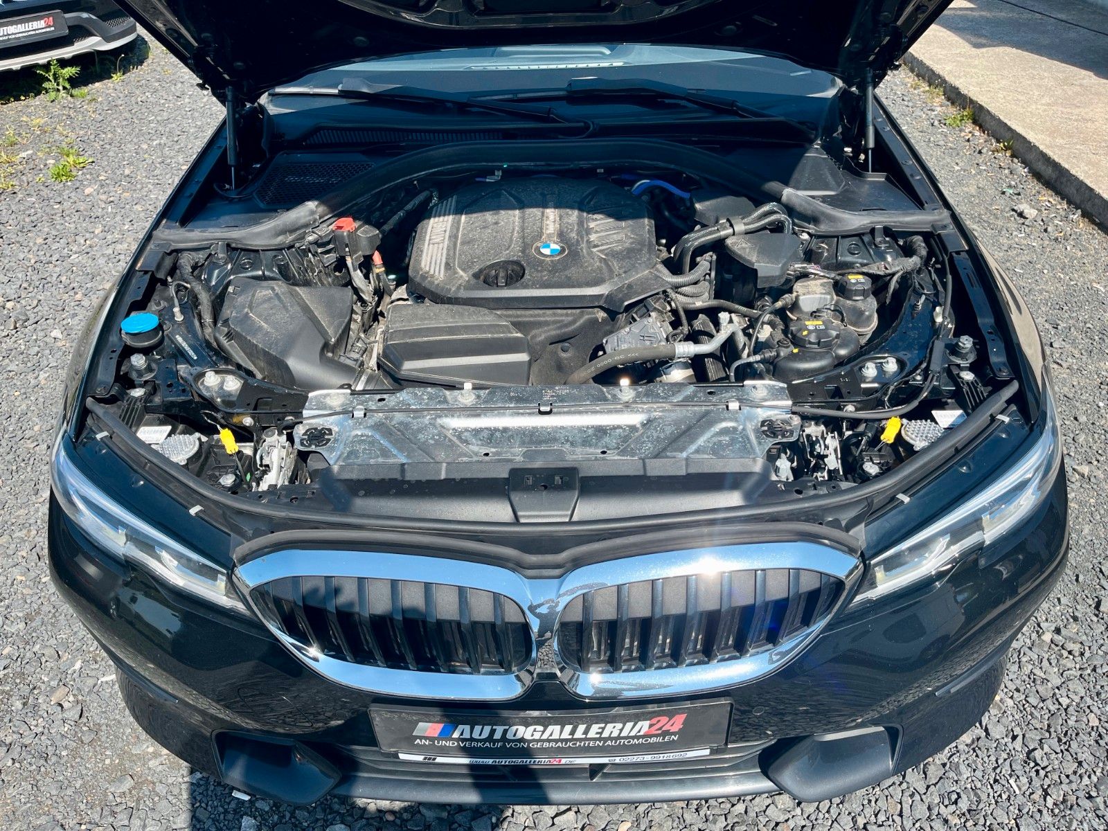 Fahrzeugabbildung BMW 320d xDrive Aut. SPORT LINE Navi LED AHK M Lenkr