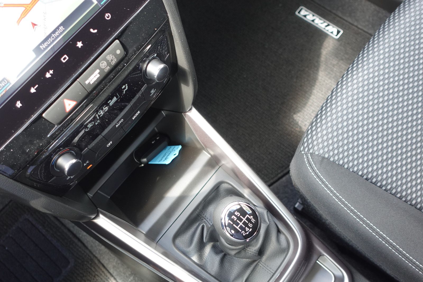 Fahrzeugabbildung Suzuki Vitara 1.4Hybrid Club Navi, Kamera,PDC,LED