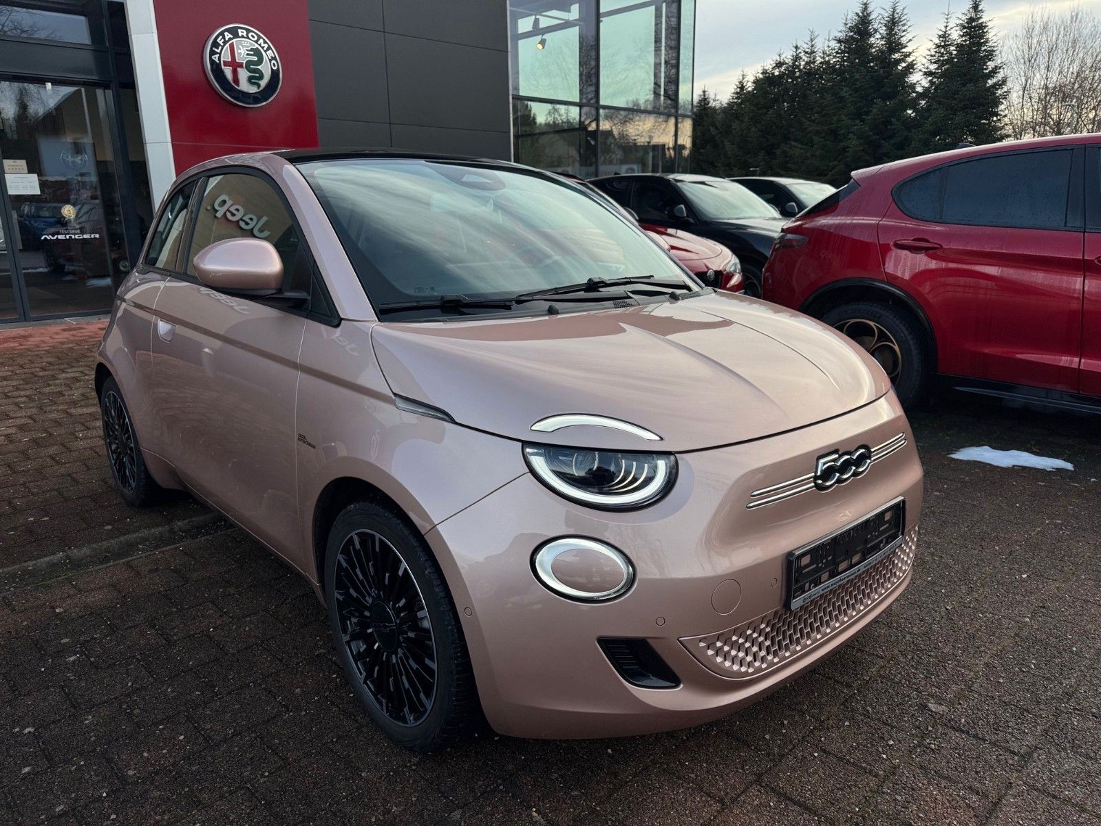 Fahrzeugabbildung Fiat 500e ICON 118PS NAVI SITZHEIZUNG KAMERA LED