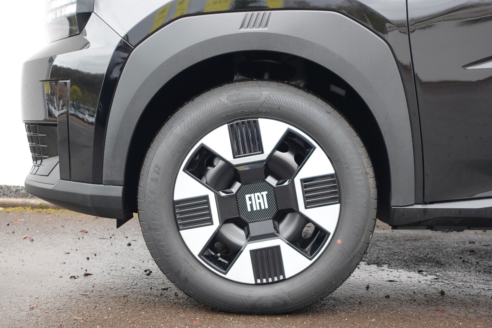 Fahrzeugabbildung Fiat Grande Panda 1.2 Automatik,Carplay, Pixel LED