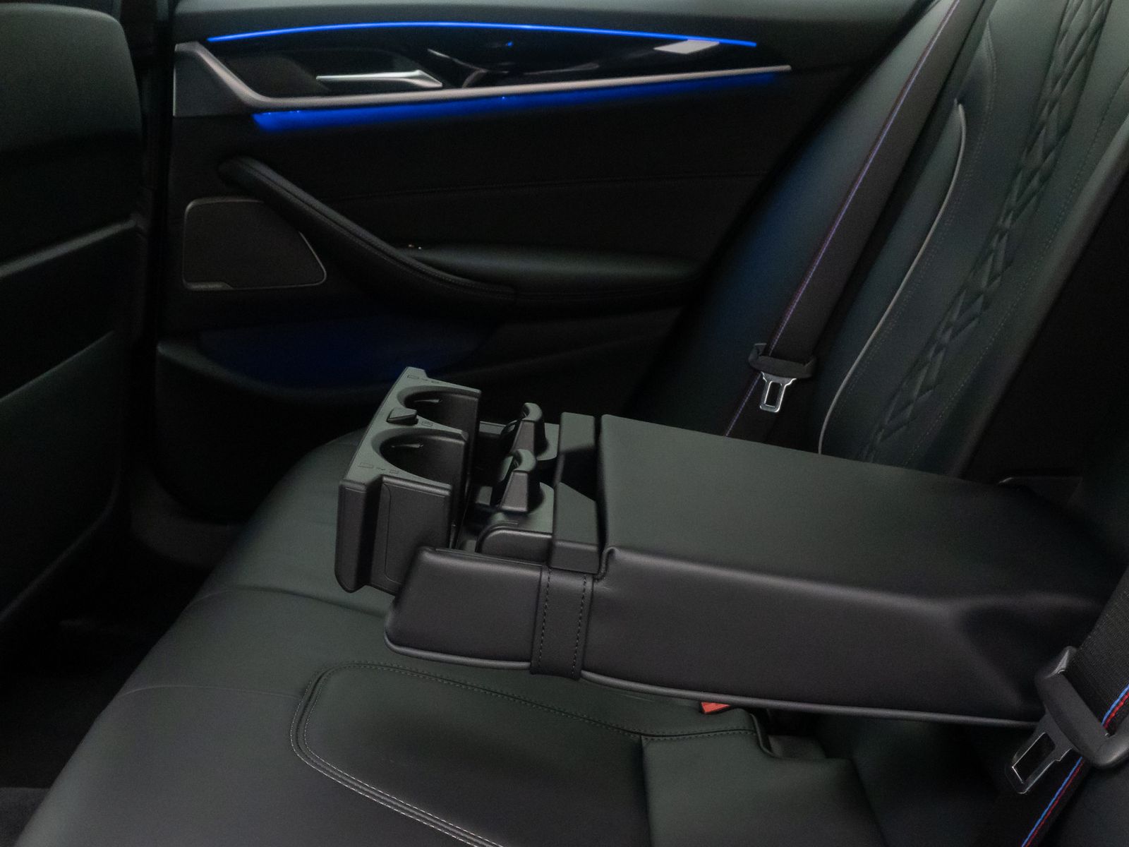 Fahrzeugabbildung BMW 540d xD M Sport Individual HUD DAB H/K Laser