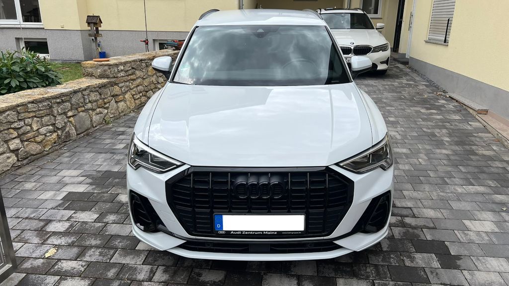 Image of Audi Q3