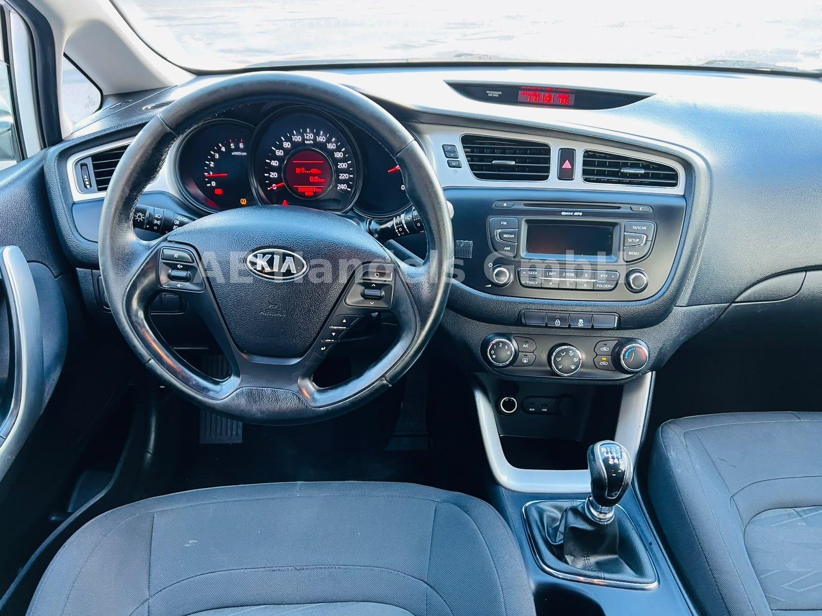 Kia cee'd 2014 — photo 21