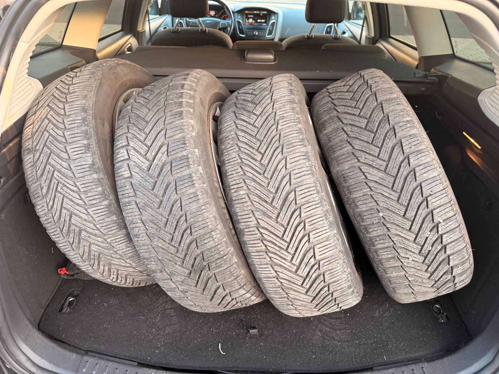 Ford Focus 2015 — photo 20