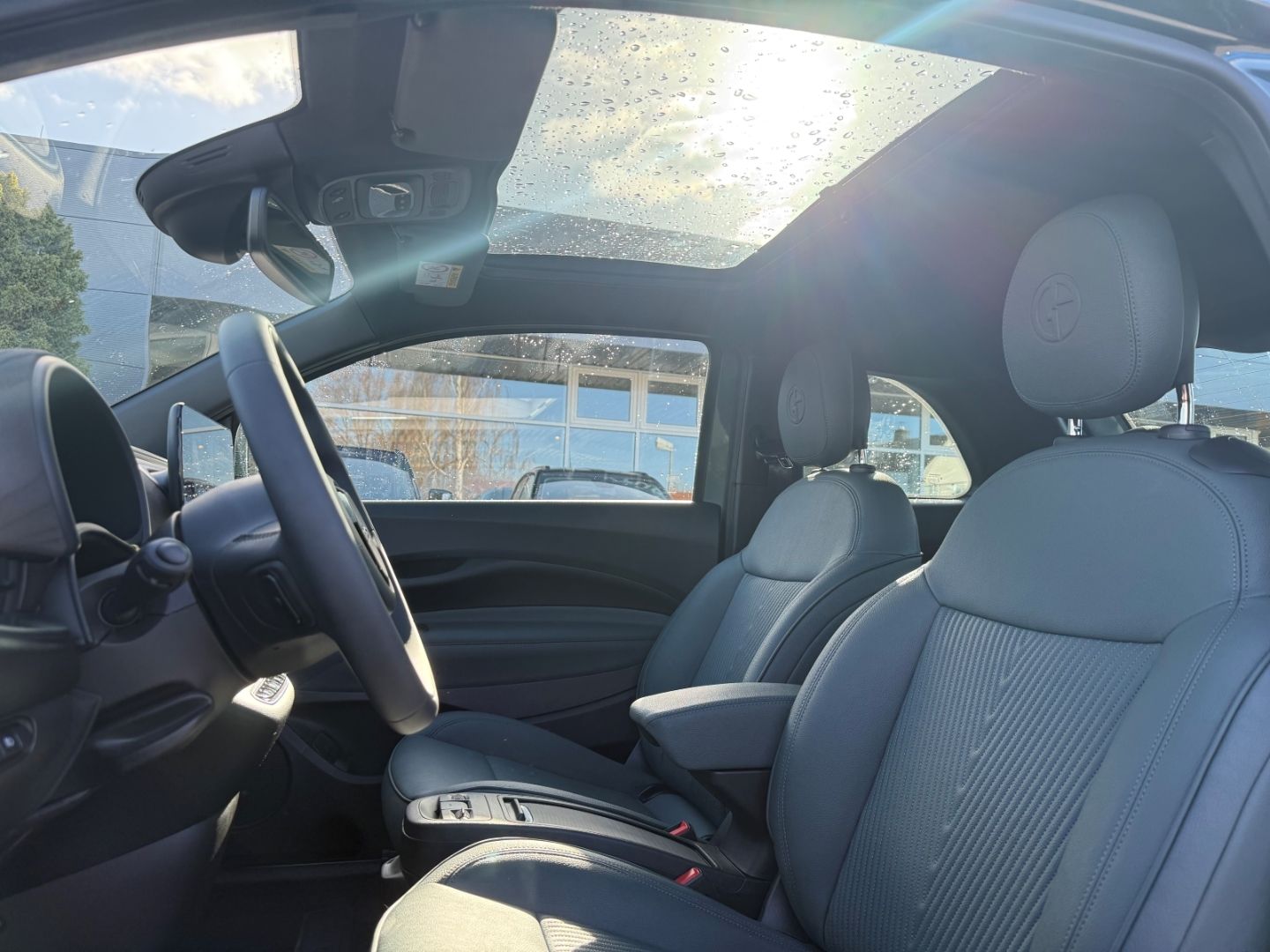 Fahrzeugabbildung Fiat 500e e Giorgio Armani Collectors Edition