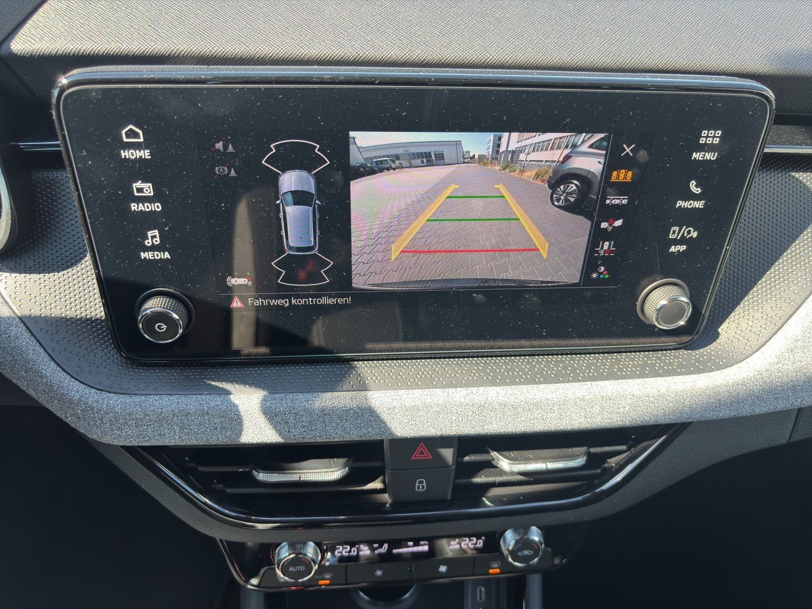 Fahrzeugabbildung SKODA Kamiq Balance 1,0 TSI 85 kW DSG AHK/MATRIX/ACC/