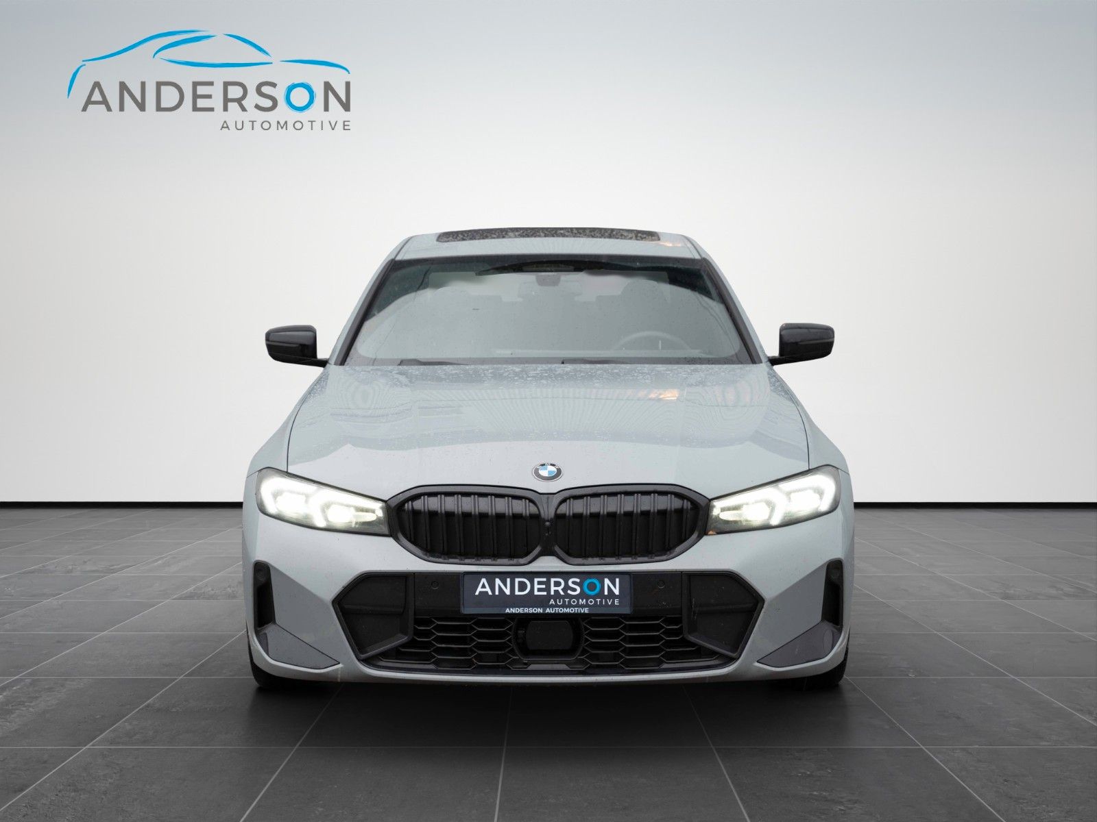 Fahrzeugabbildung BMW 330i M SPORT CARBON H&K LED PANO 19" PERFORMANCE