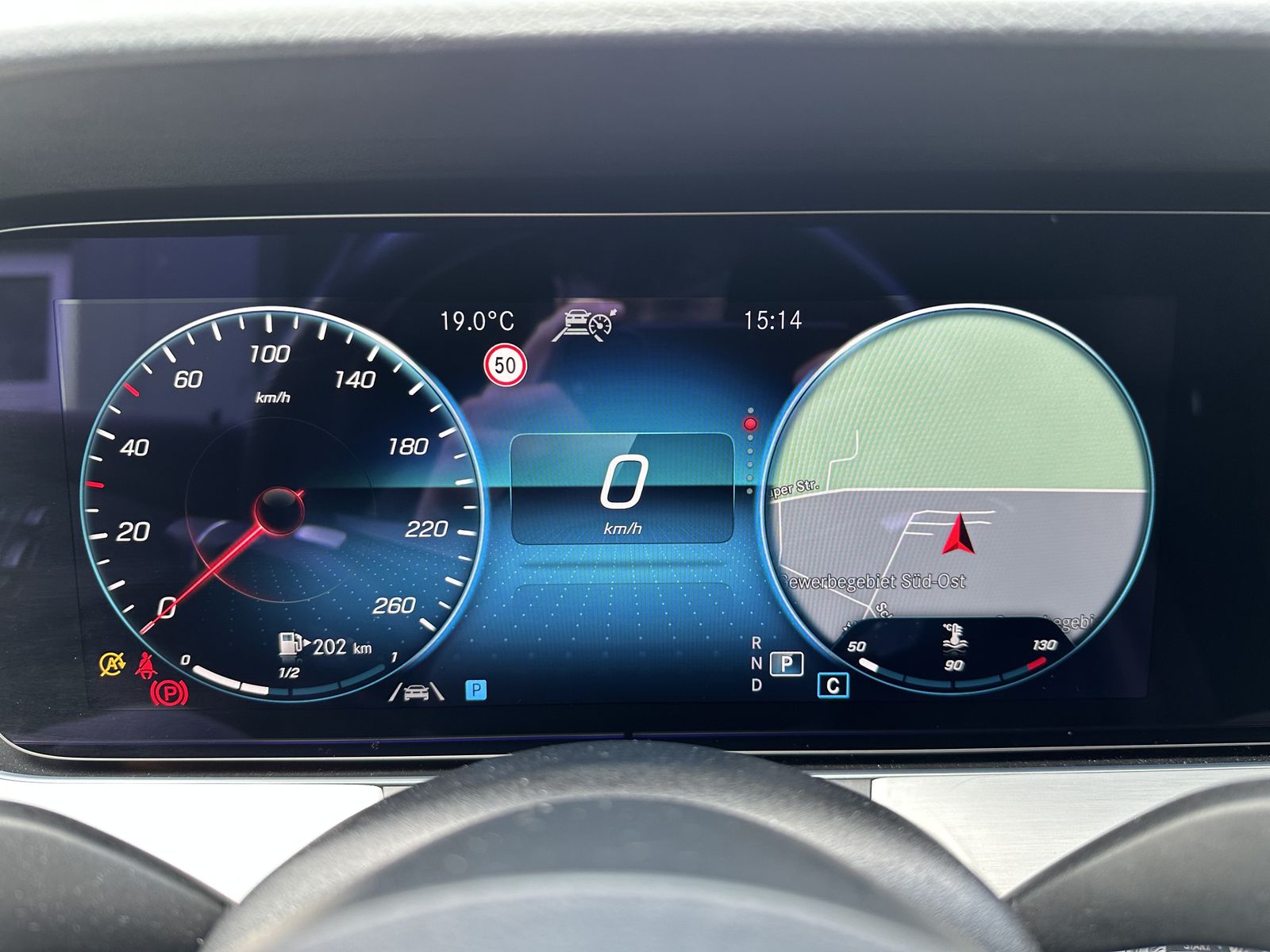 Fahrzeugabbildung Mercedes-Benz CLS 400d 4M AMG-Line NAV+LED+PANO+20ZO+BURMESTER