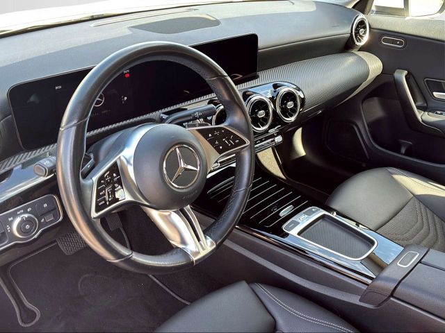 CLA 200d SHOOTING BRAKE DCT AZV+NAVI+LED+DAB