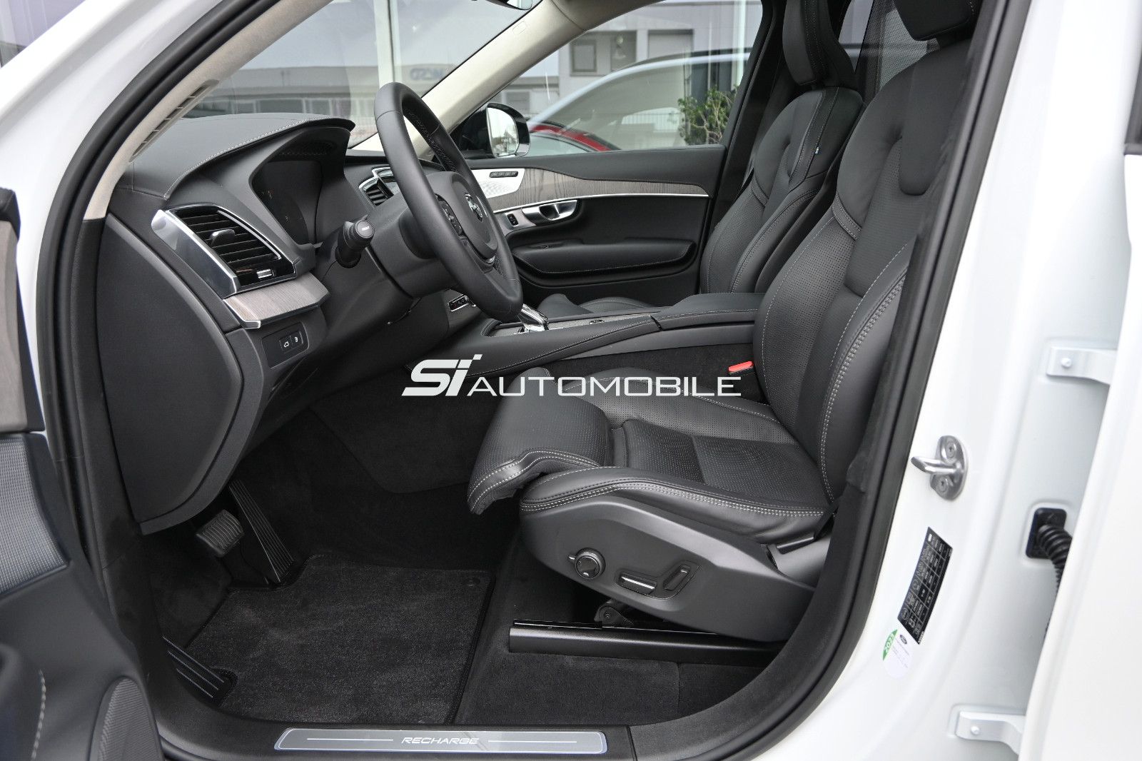 Fahrzeugabbildung Volvo XC90 T8 AWD T8 Recharge Ultimate Dark °104.670€°