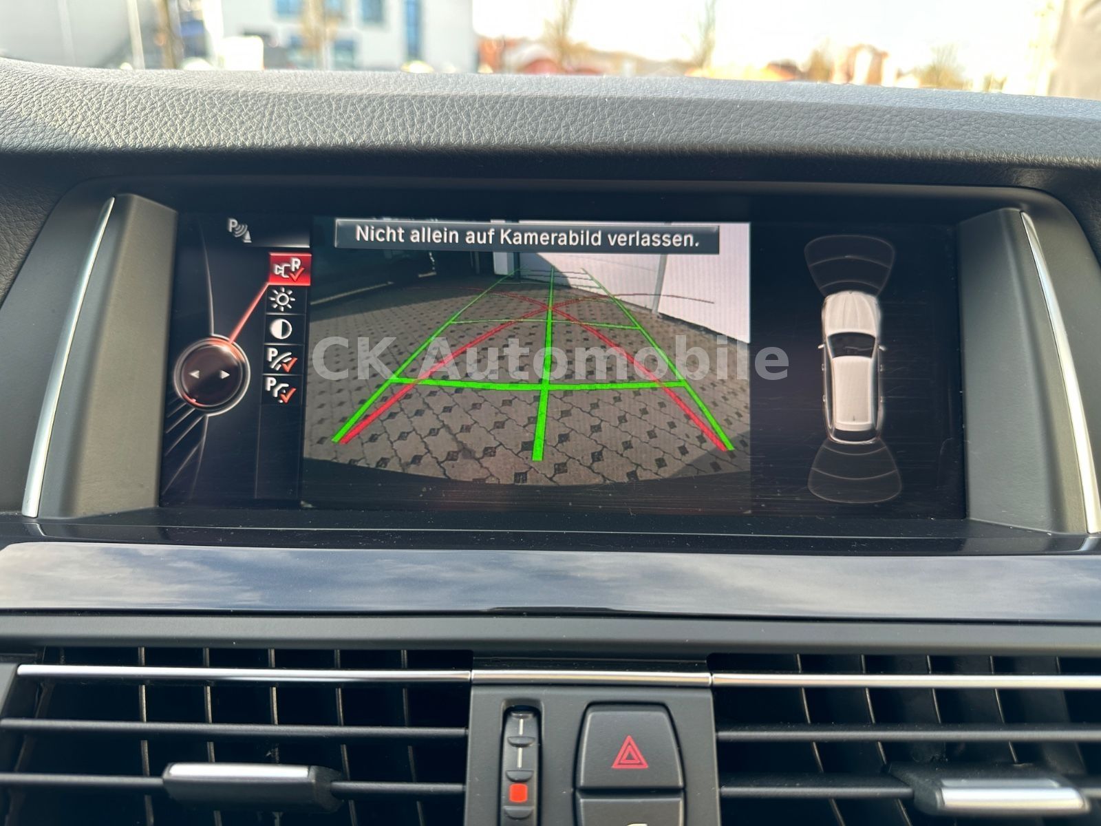 Fahrzeugabbildung BMW 520d Touring M-Sport/Shadow-Line/Navi/Pano/Kam.