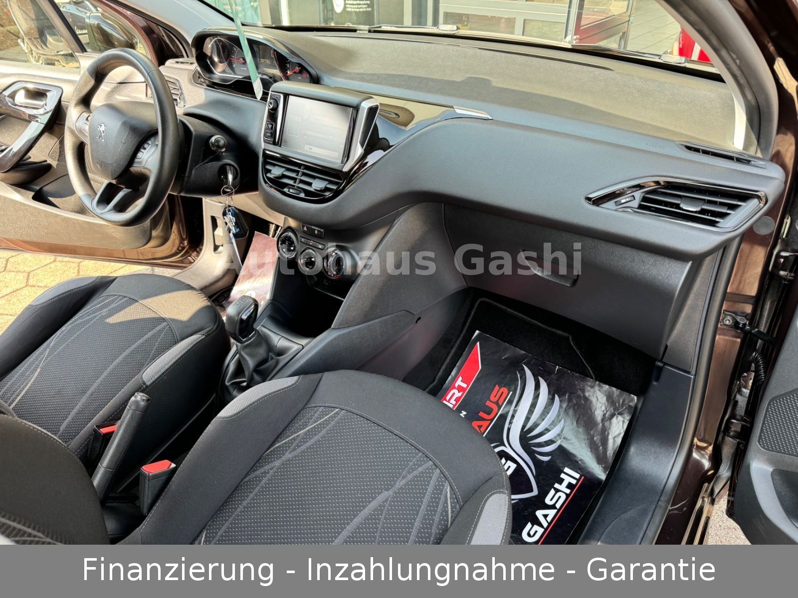 Fahrzeugabbildung Peugeot 208* 2.HD*Klima*Tempomat*PDC*Allwetter-Reifen