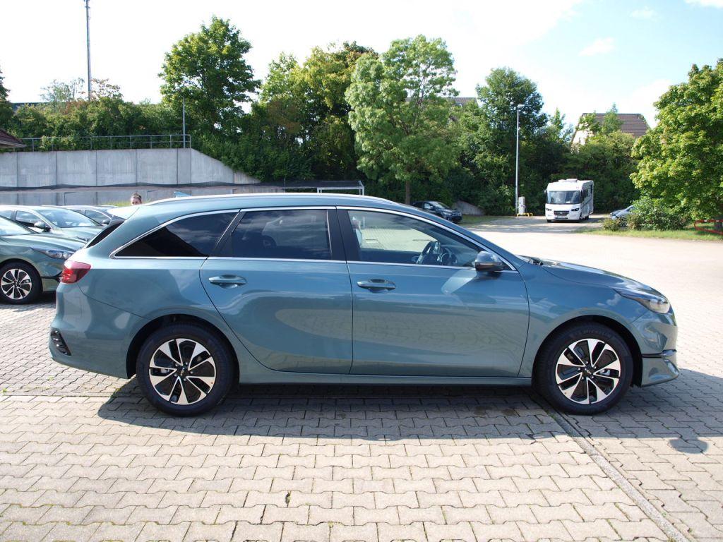 Kia Ceed SW 1.5 T DCT7 NAVI KAM ALU SHZG LED 4 WKR