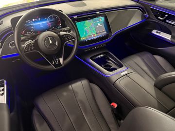 Mercedes E 200 - 4