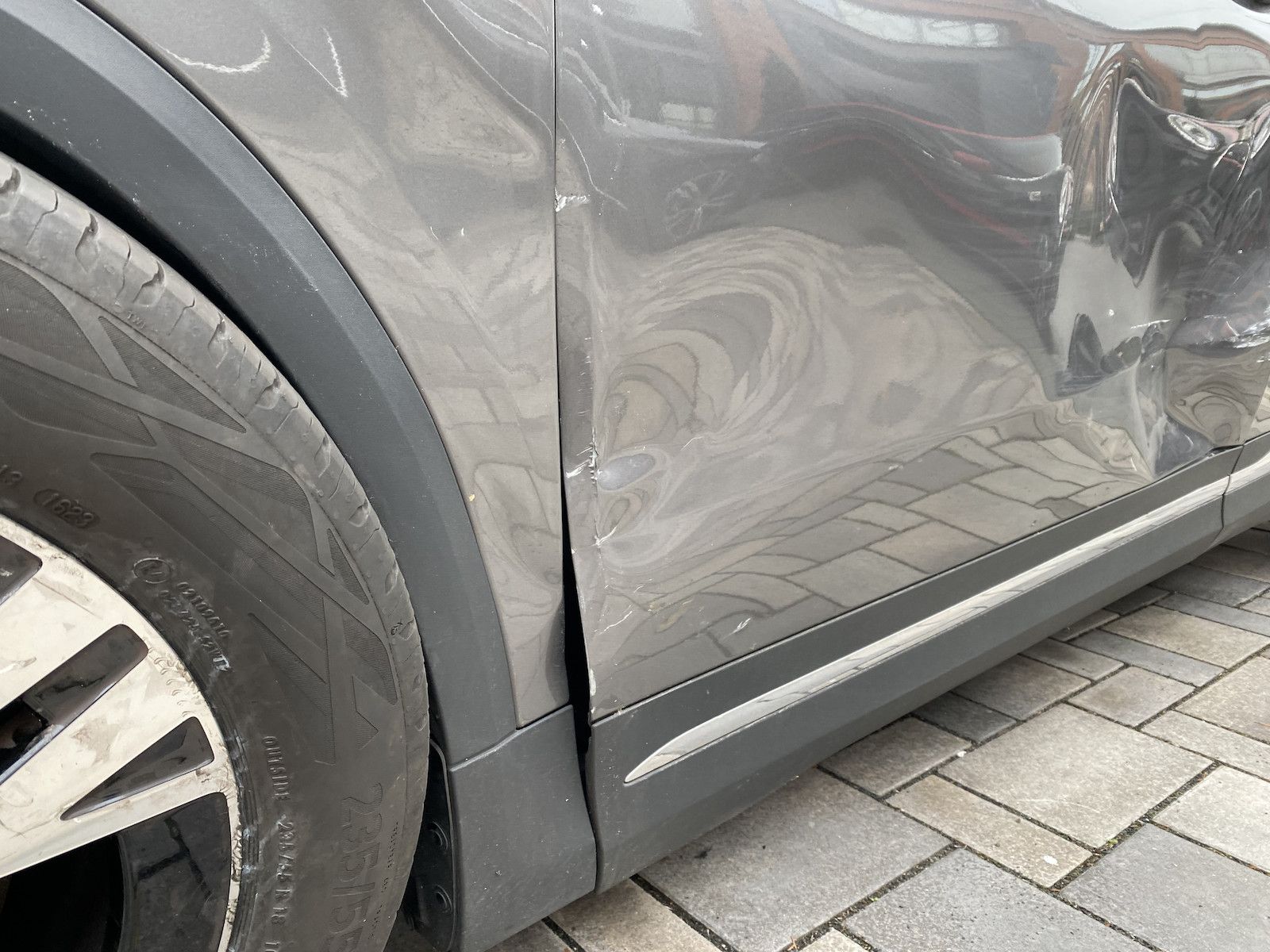 Fahrzeugabbildung Mercedes-Benz GLA 250 4M Progressive Advanced+/