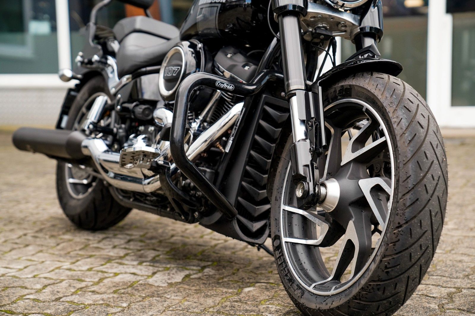 Fahrzeugabbildung Harley-Davidson FLSB Sport Glide 107 cui - Jekill & Hyde