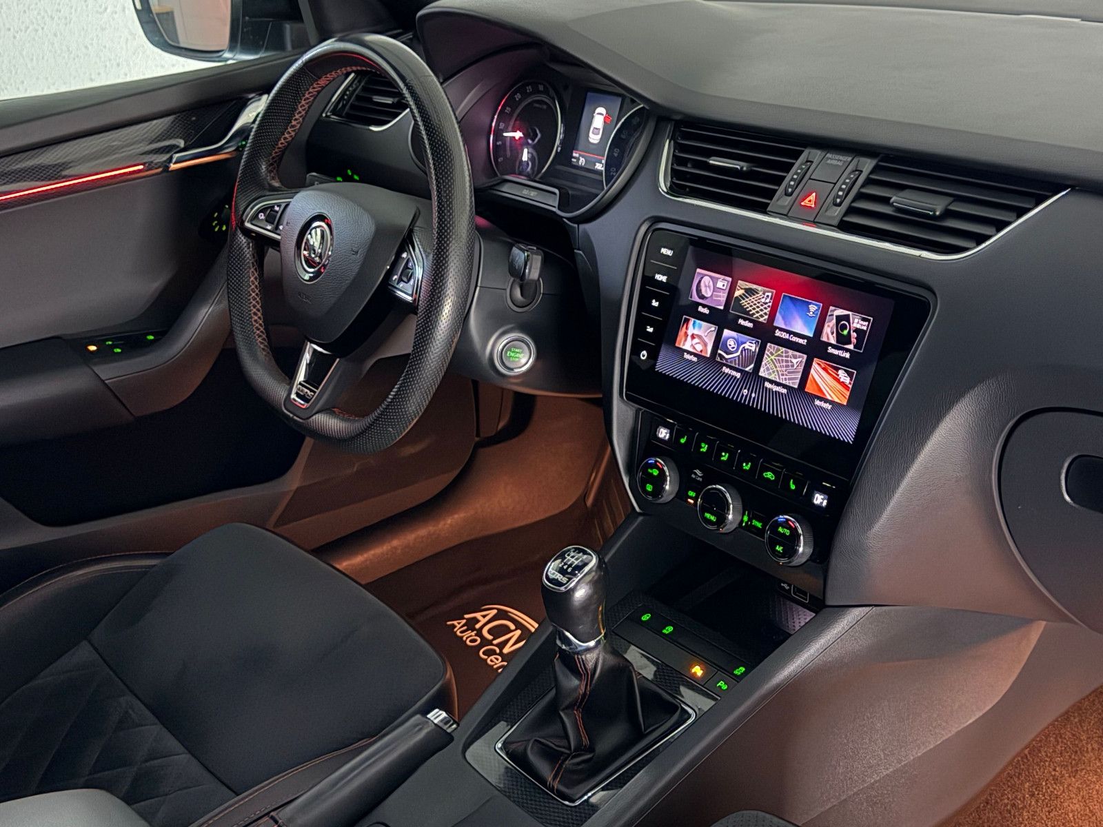 Fahrzeugabbildung SKODA Octavia Lim. RS/LED/PANO/DAB/MEMORY/ACC/AMBI+