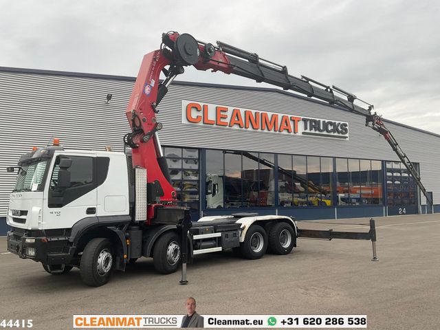 Iveco Trakker AT410T41 8x4 HMF 85 Tonmeter laadkraan +