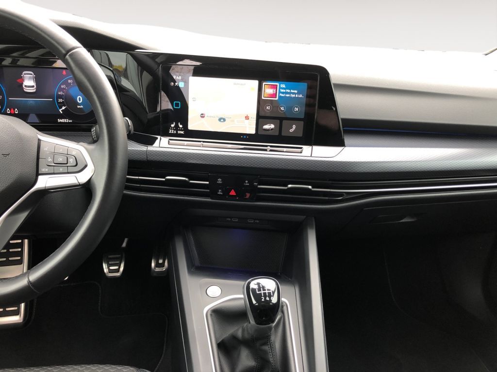 Fahrzeugabbildung Volkswagen Golf 1.5 TSI United Standheizung Top Zustand ACC