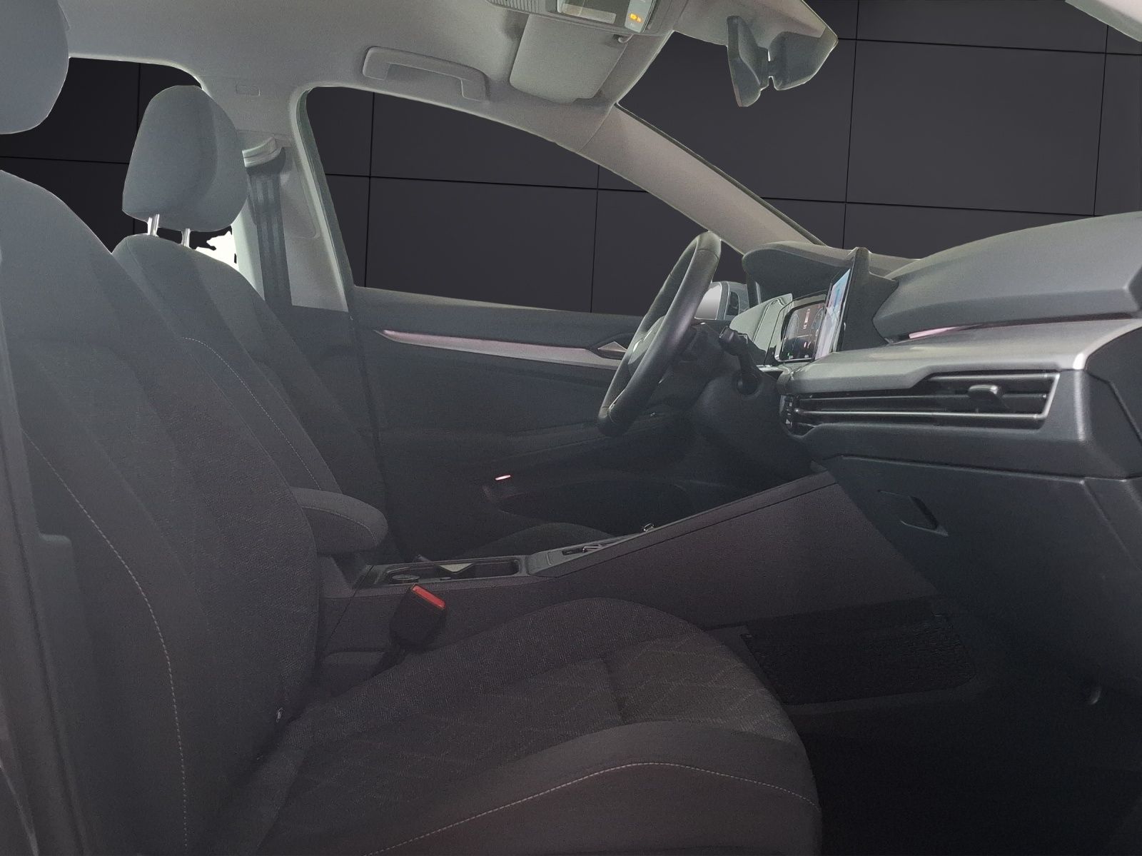 Fahrzeugabbildung Volkswagen Golf VIII Variant eTSI Life DSG LED+ Navi STHZ A