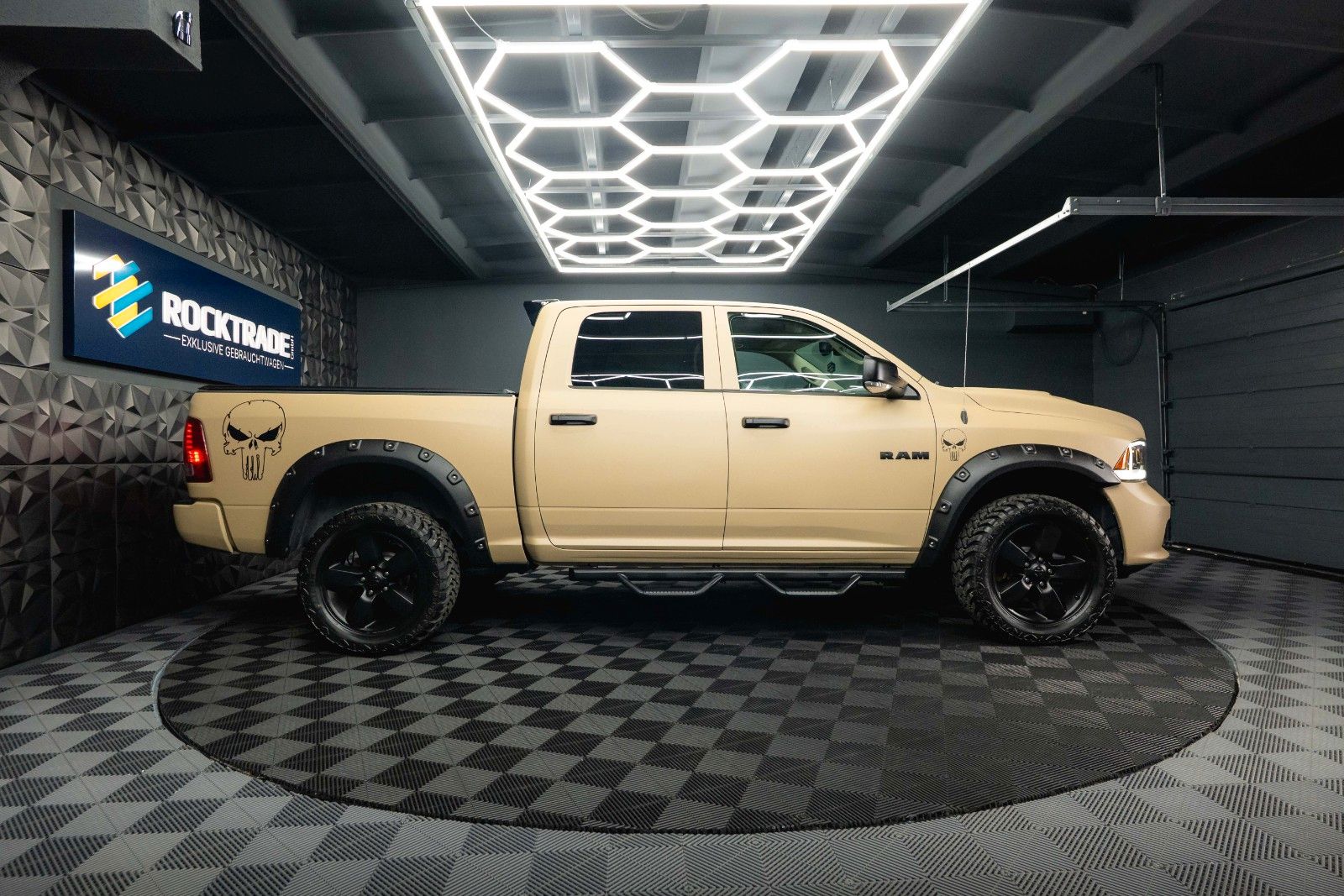 Fahrzeugabbildung Dodge RAM 5.7 V8 HEMI 4x4 PUNISHER OFFROAD RAPTOR LACK