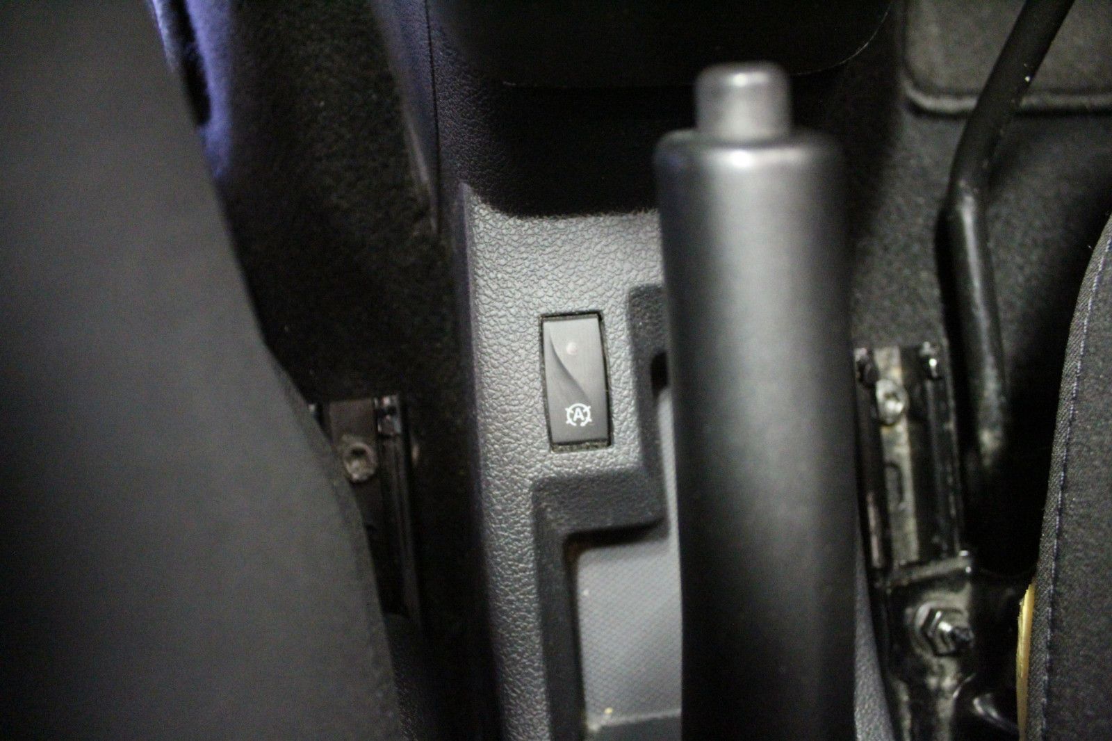 Fahrzeugabbildung Dacia Dokker 1.6 SCe 100 Laureate *Allwetterreifen*