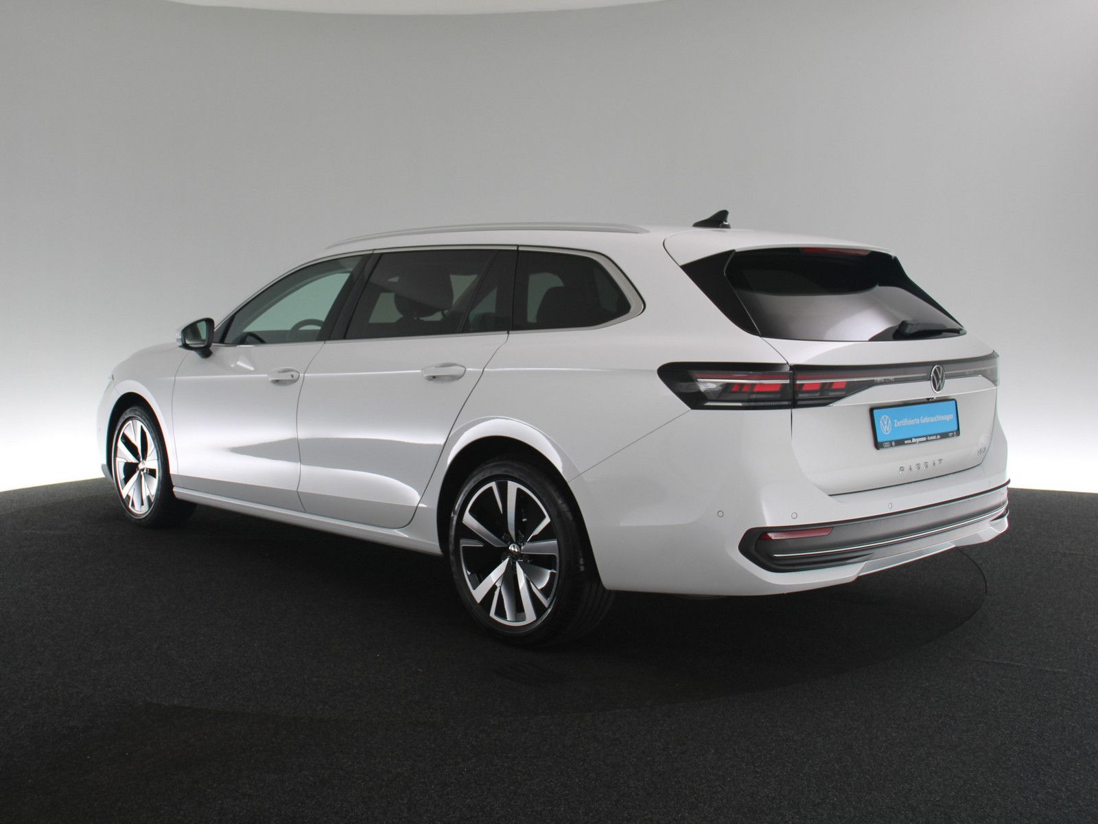 Volkswagen Passat 1.5 eTSI Business AHK 360° MATRIX-LED HUD foto 6