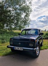 Lada Niva 4x4 - Lada: 4.4