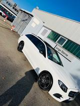 Mercedes-Benz 220D AMGline,TOP Zust,Pan,Navi,Ahk,Cam,Wintereif - weiße Mercedes-Benz 220