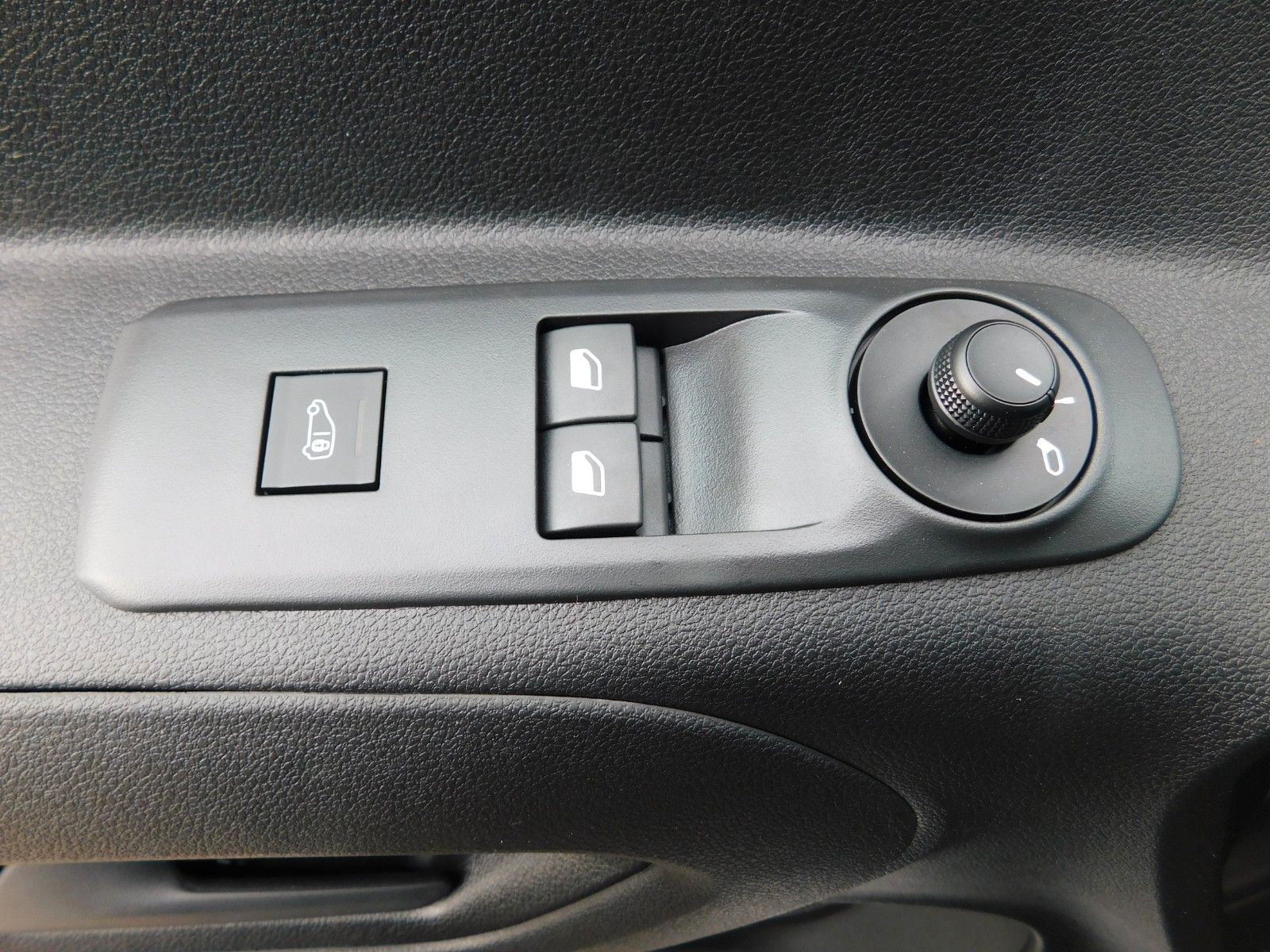 Fahrzeugabbildung Fiat Doblò Kastenwagen XL 1.5 Diesel 75 kW