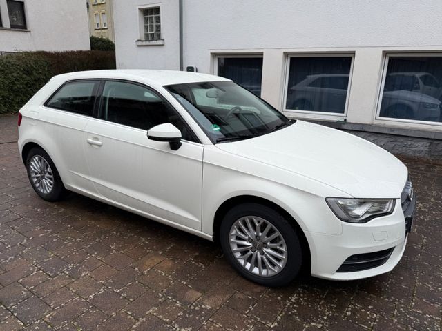 Audi A3 ambiente, Tüv neu 12/2026, 39900 km, DSG!