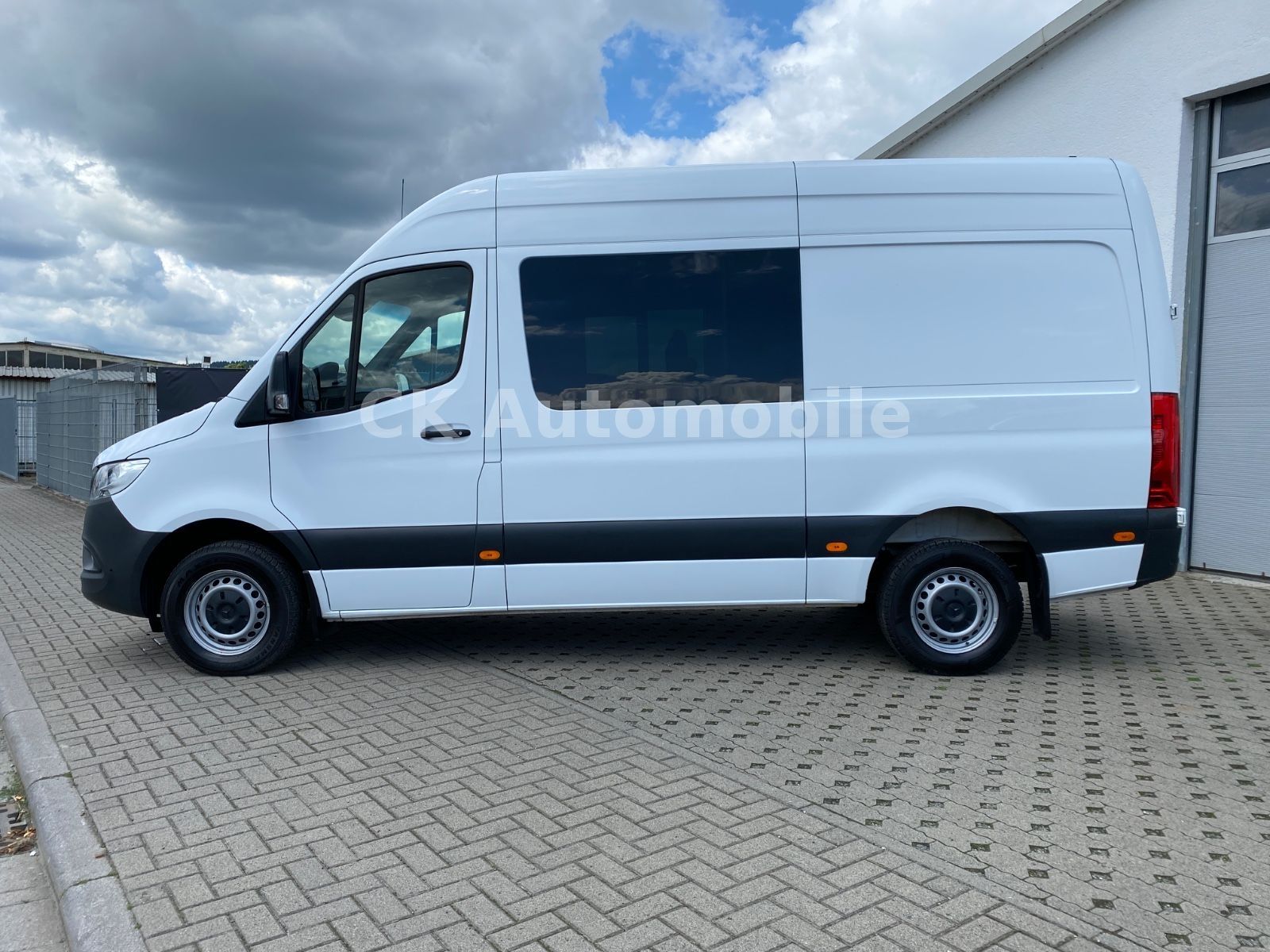 Fahrzeugabbildung Mercedes-Benz Sprinter III Mixto 319CDI Autom./5 Sitze/Navi