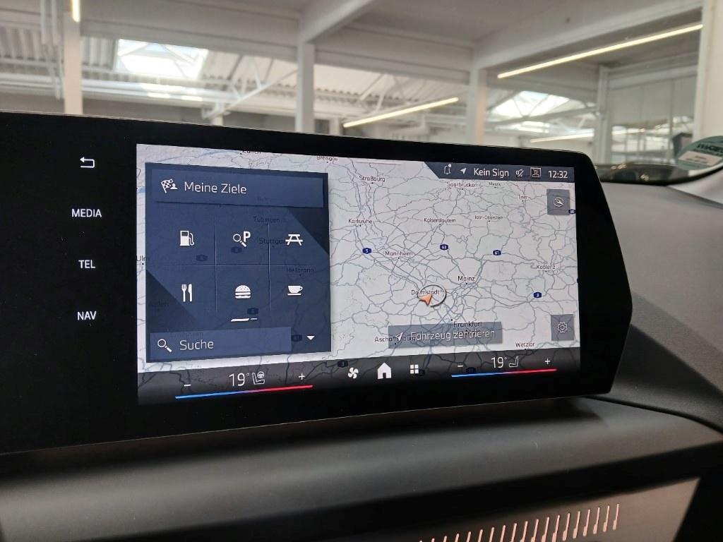 BMW 1 Series iA HUD+NAVI+LED+SHZ+LHZ+EL-SITZE+HIFI-HK+AHK, миниатюра 15