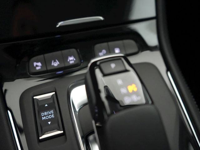 Grandland GSe 4X4 PHEV AT+AHK+NAVI+360 GRAD KAME