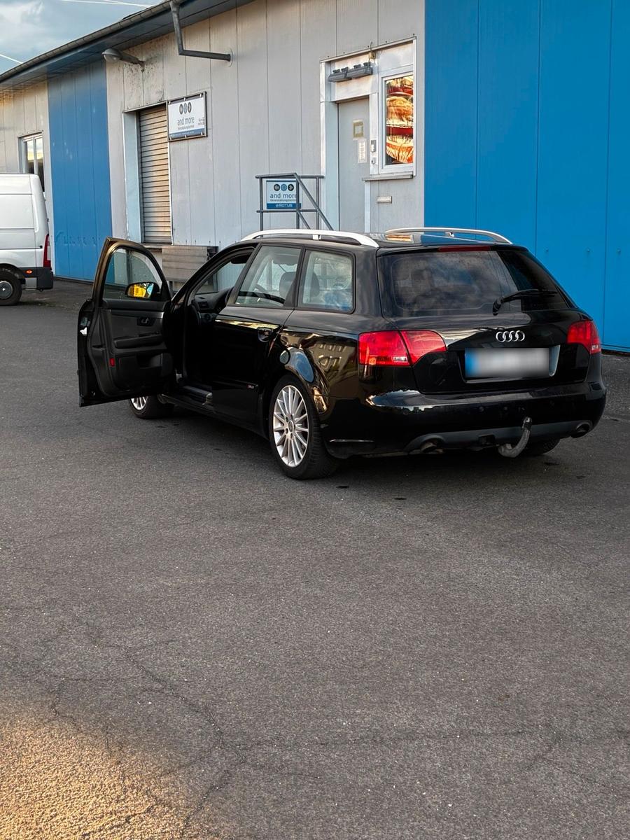 Audi A4 2005 — rear view