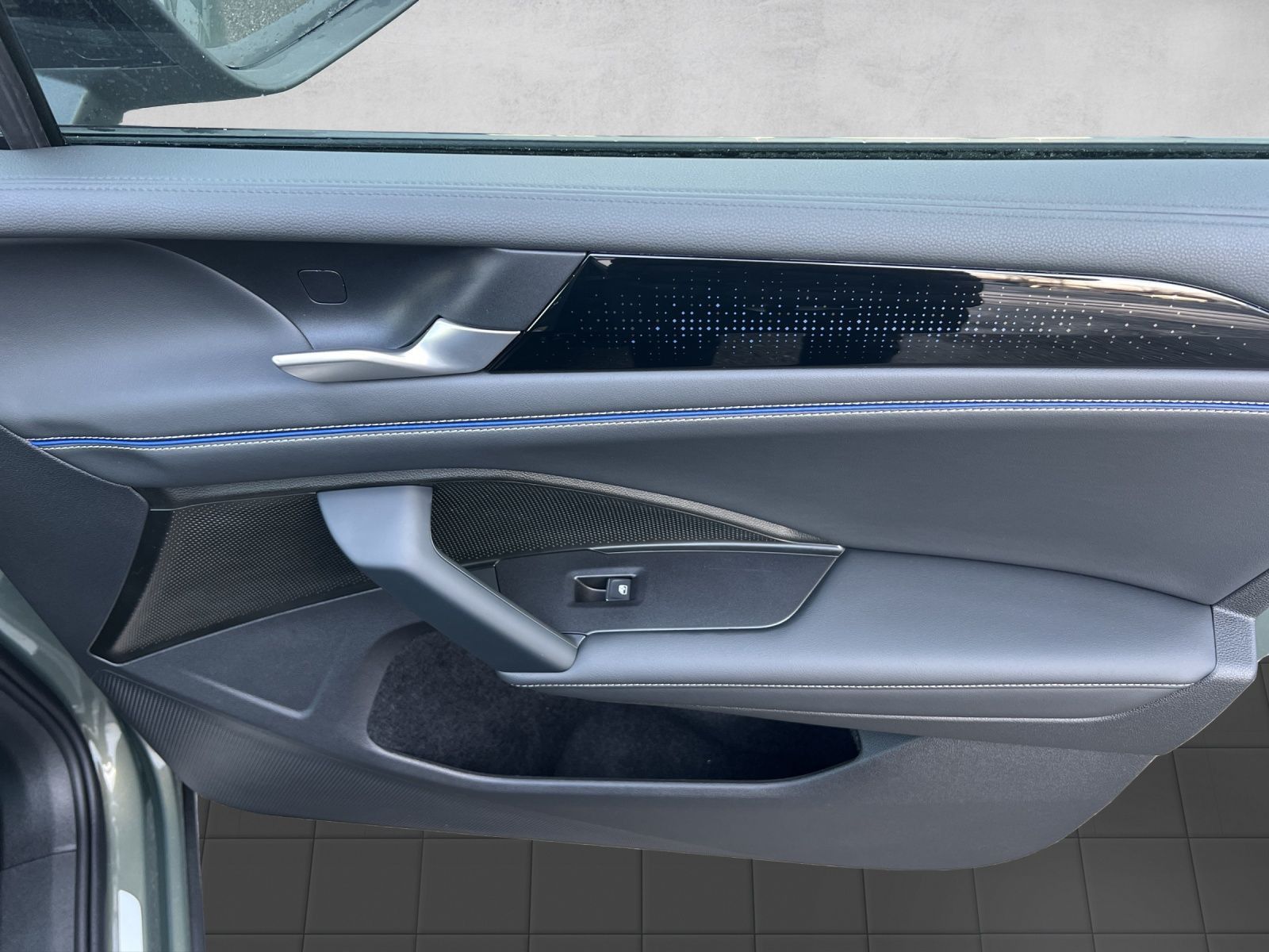 Tiguan R-Line 2.0 TDI 4M DSG Leder*AHK*Black Sty