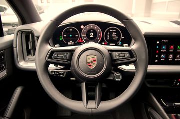 Porsche Cayenne*Luft,AHK,ACC,BOSE,Beifahrerdisplay,Pano*