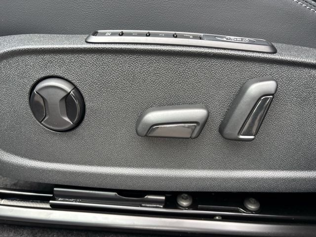 Fahrzeugabbildung Ford Capri 77kWh RWD Premium #Fahrassistenzpaket #M