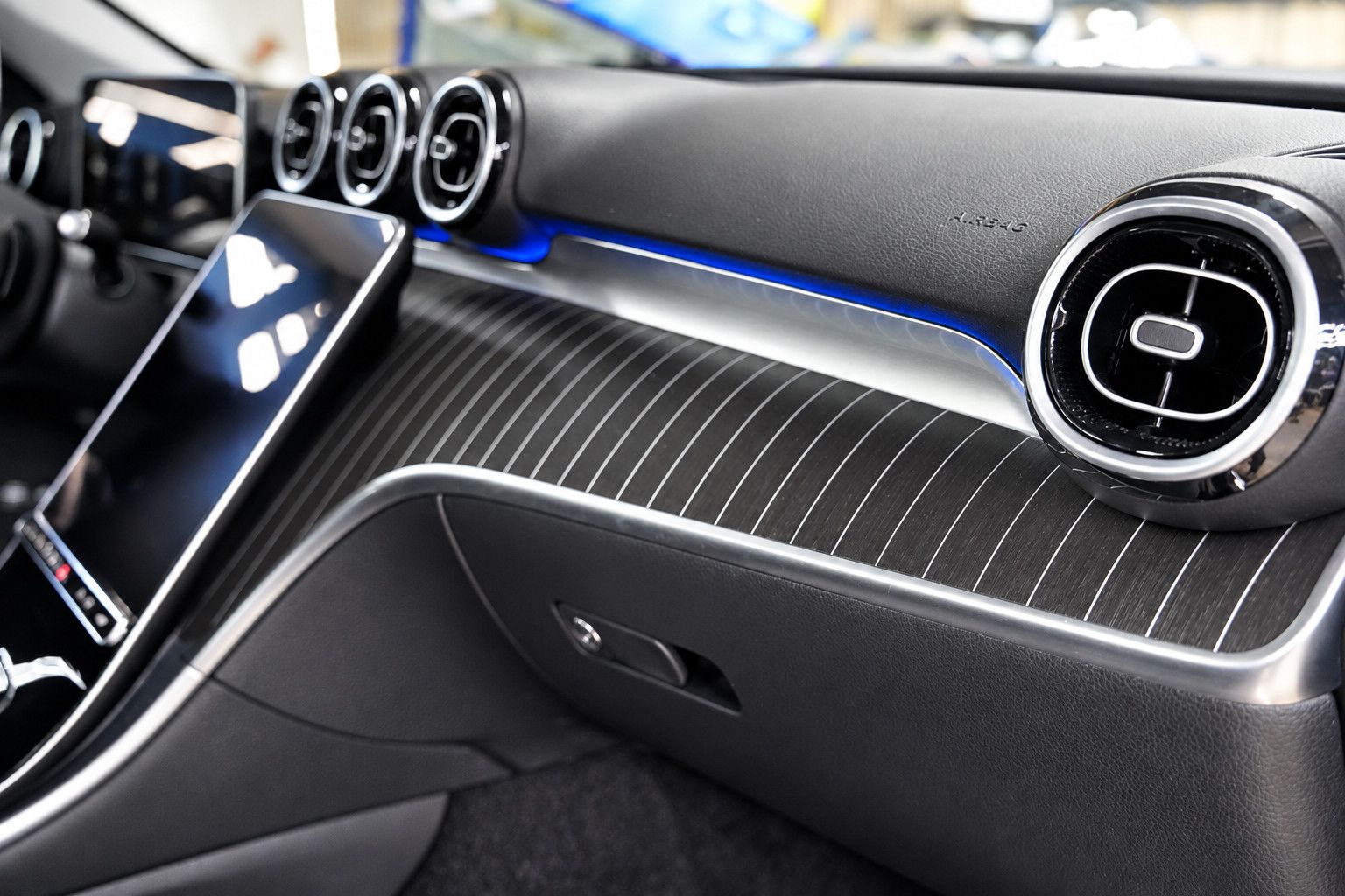 Fahrzeugabbildung Mercedes-Benz C 300 e T *Ambiente*SHZ*Rückfahrkamera*T-Winkel*