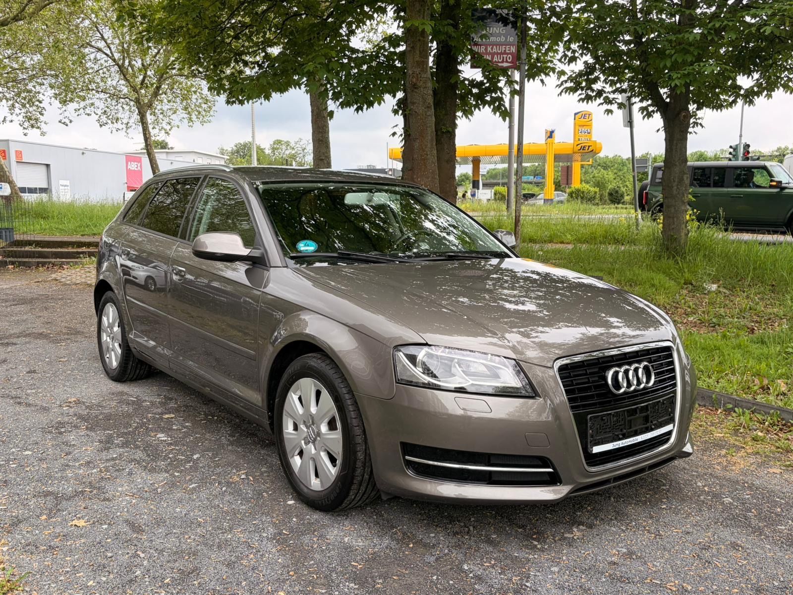 Audi Audi A3 Sportback 1.2 TFSI Attraction. Klima/Tempo