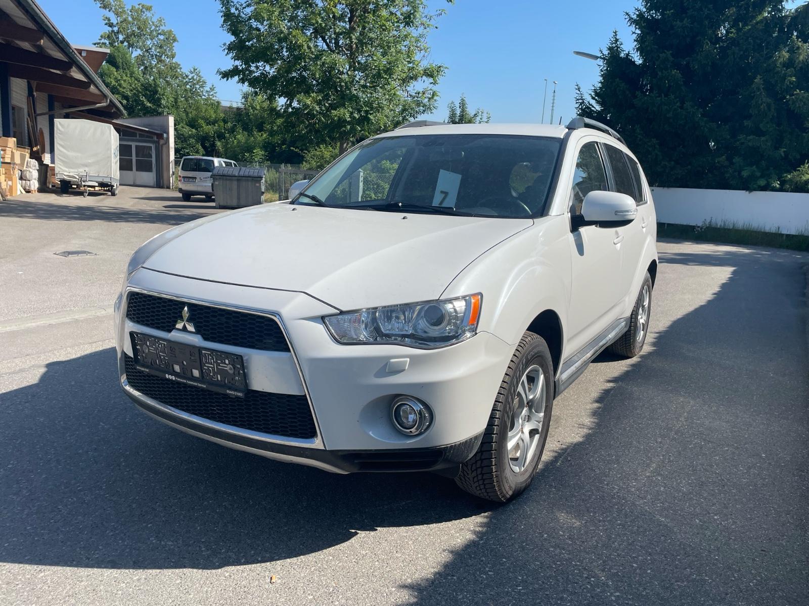 Mitsubishi Outlander Intense 4WD