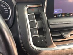 CHEVROLET Suburban 5.3l V8 Premier 4x4*LED*Panodach