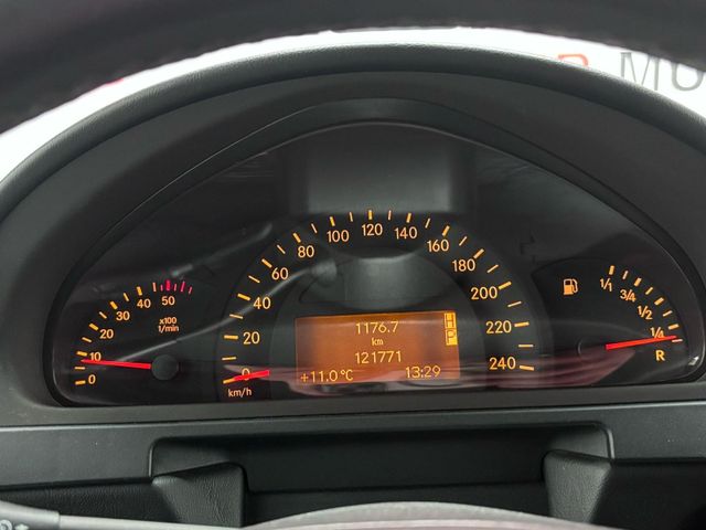 Mercedes-Benz G 320