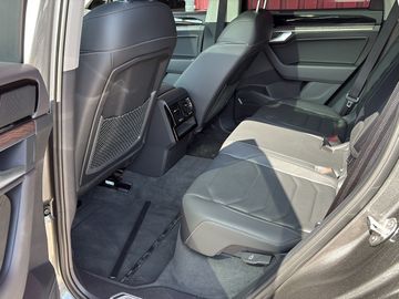 Volkswagen Touareg - 11