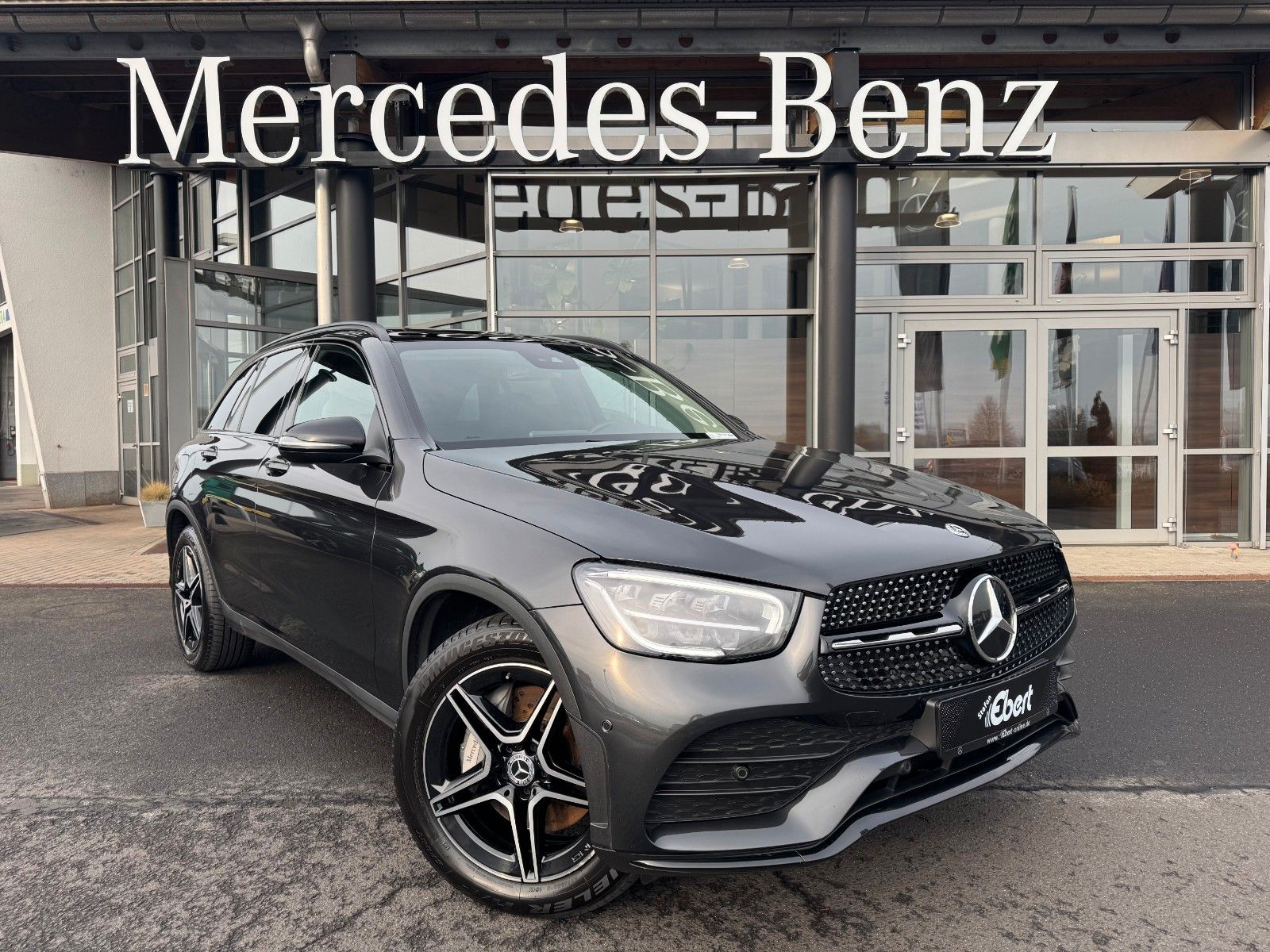 Fahrzeugabbildung Mercedes-Benz GLC 220d 4M+AMG+Pano+Distr+Night+RKamera