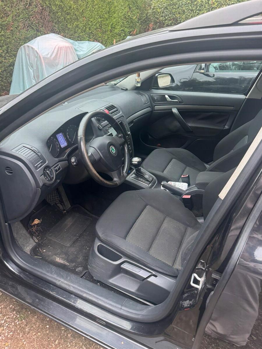 Skoda Octavia 2006 — interior