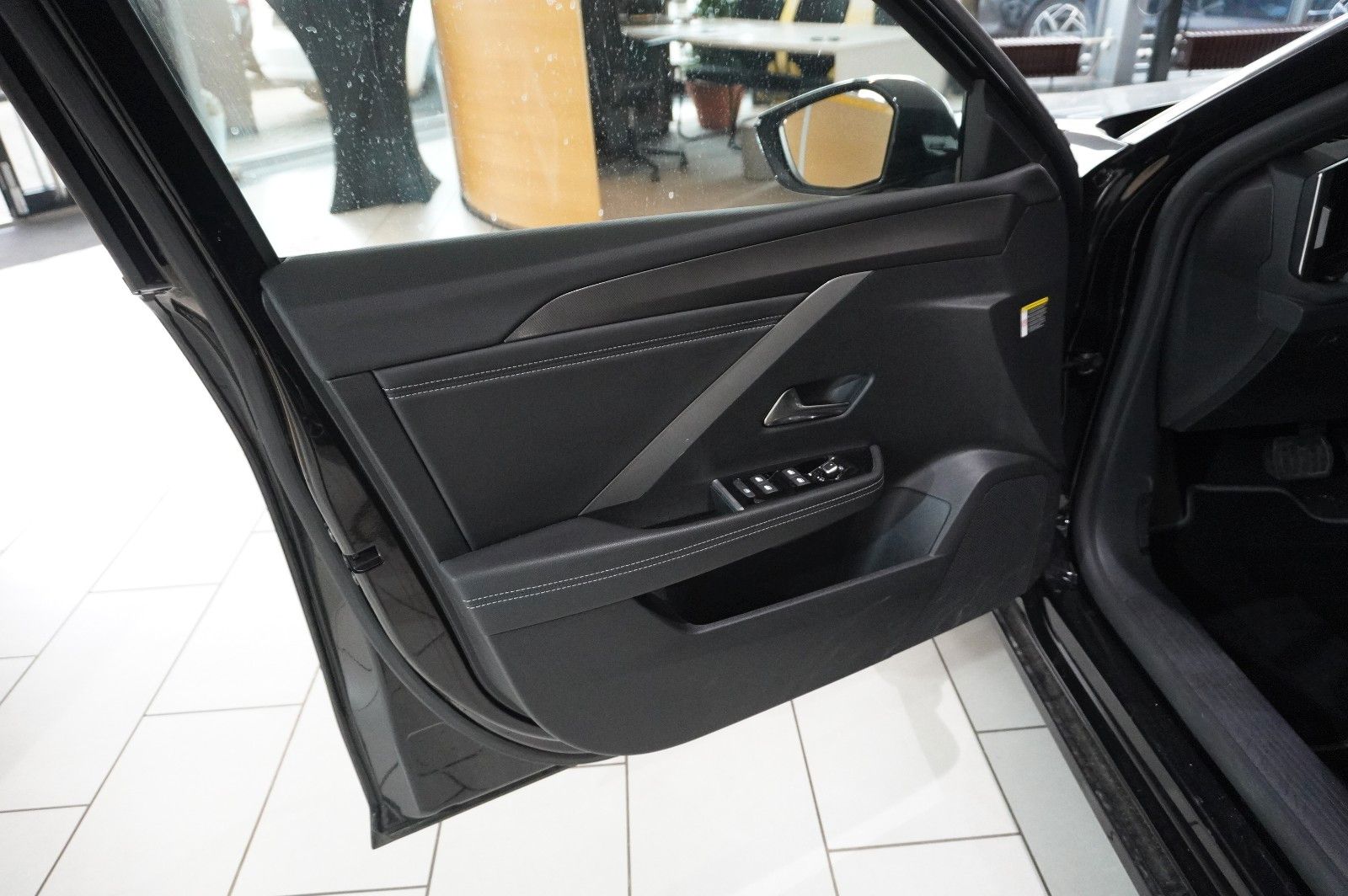 Fahrzeugabbildung Opel Astra L ST 1.2 HYBRID GS NAVI/LED/SPORT/PANO/HUD