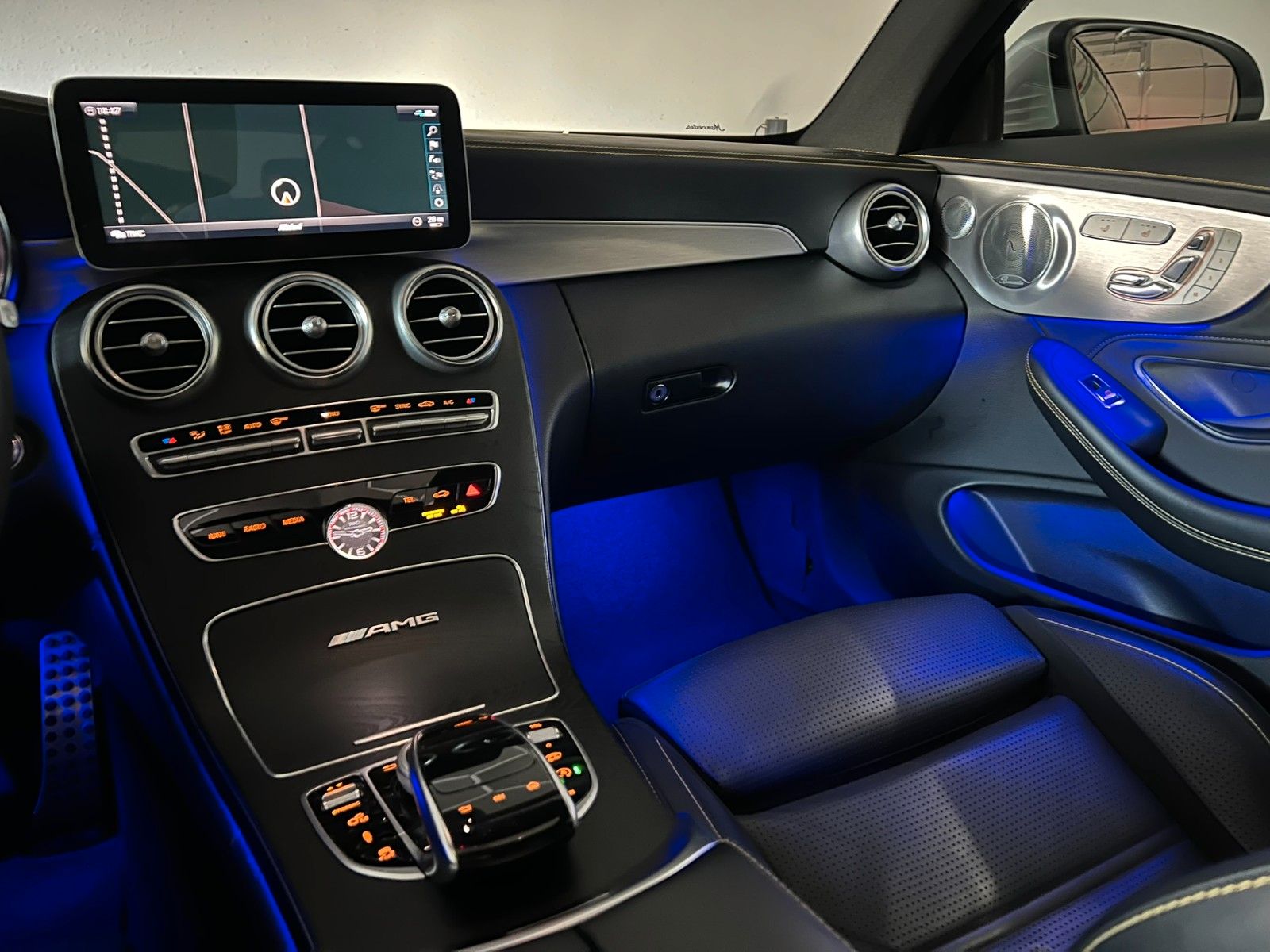 Fahrzeugabbildung Mercedes-Benz C 63 S AMG/DRIVERS PACKAGE/AMG ABGAS./BURMESTER