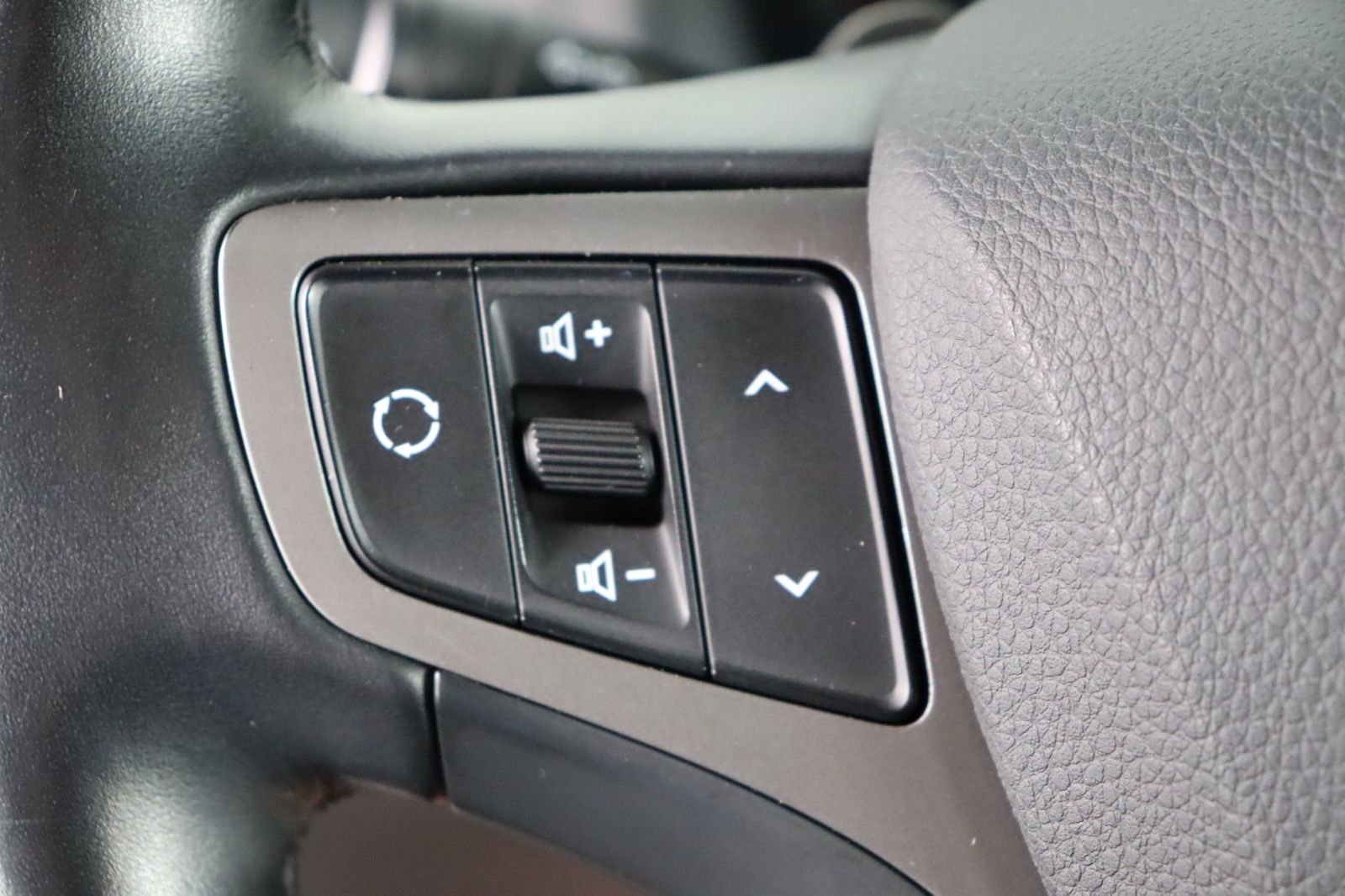 Fahrzeugabbildung Hyundai i40 CW 1.6 CRDi Space Plus * Sitzhzg./-lüftung