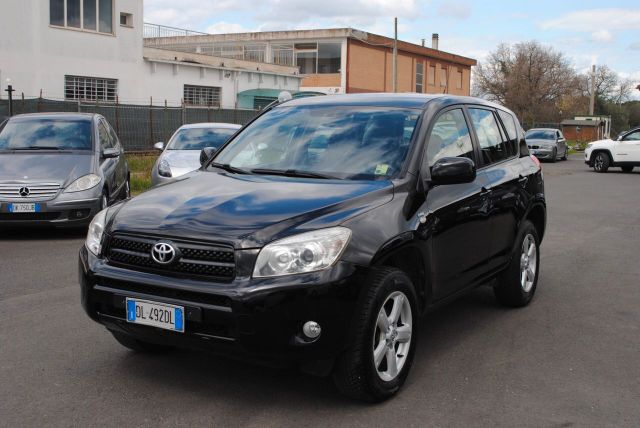 Toyota TOYOTA RAV4 2.2 D 4WD 136 CV OK NEOPATENTATI